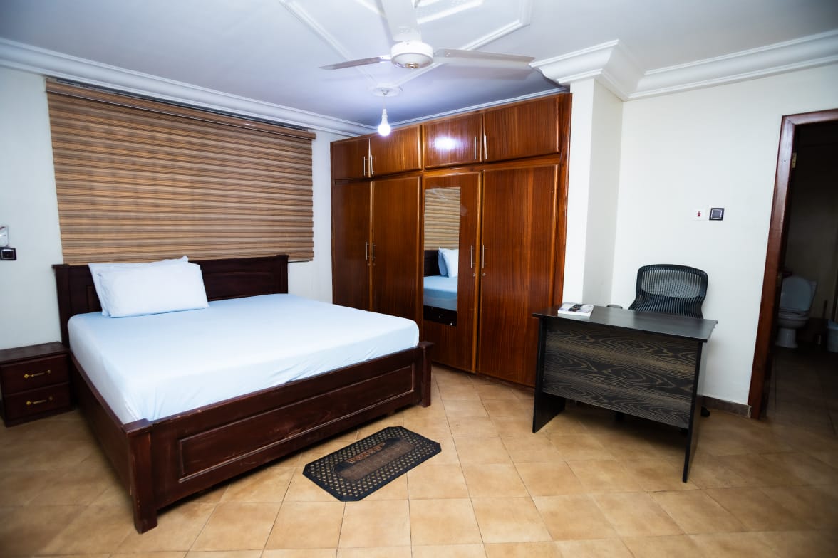 Block B and C Room with king bed, air conditioning and work desk